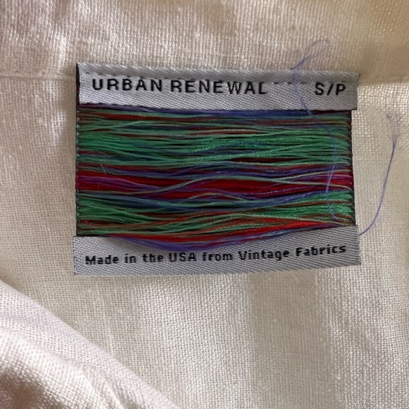 Urban Renew Vtg. Linen Cropped Button-down - Picture 5 of 5